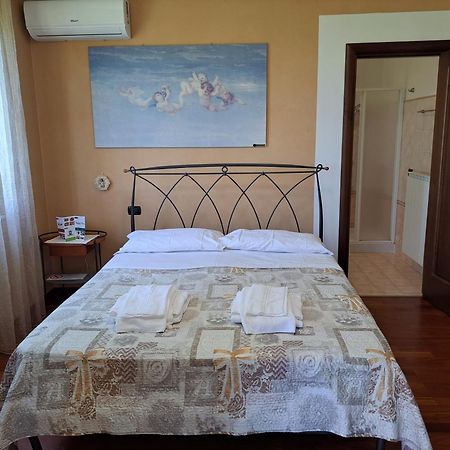 B & B Le Tre Rose Tollo Exterior photo