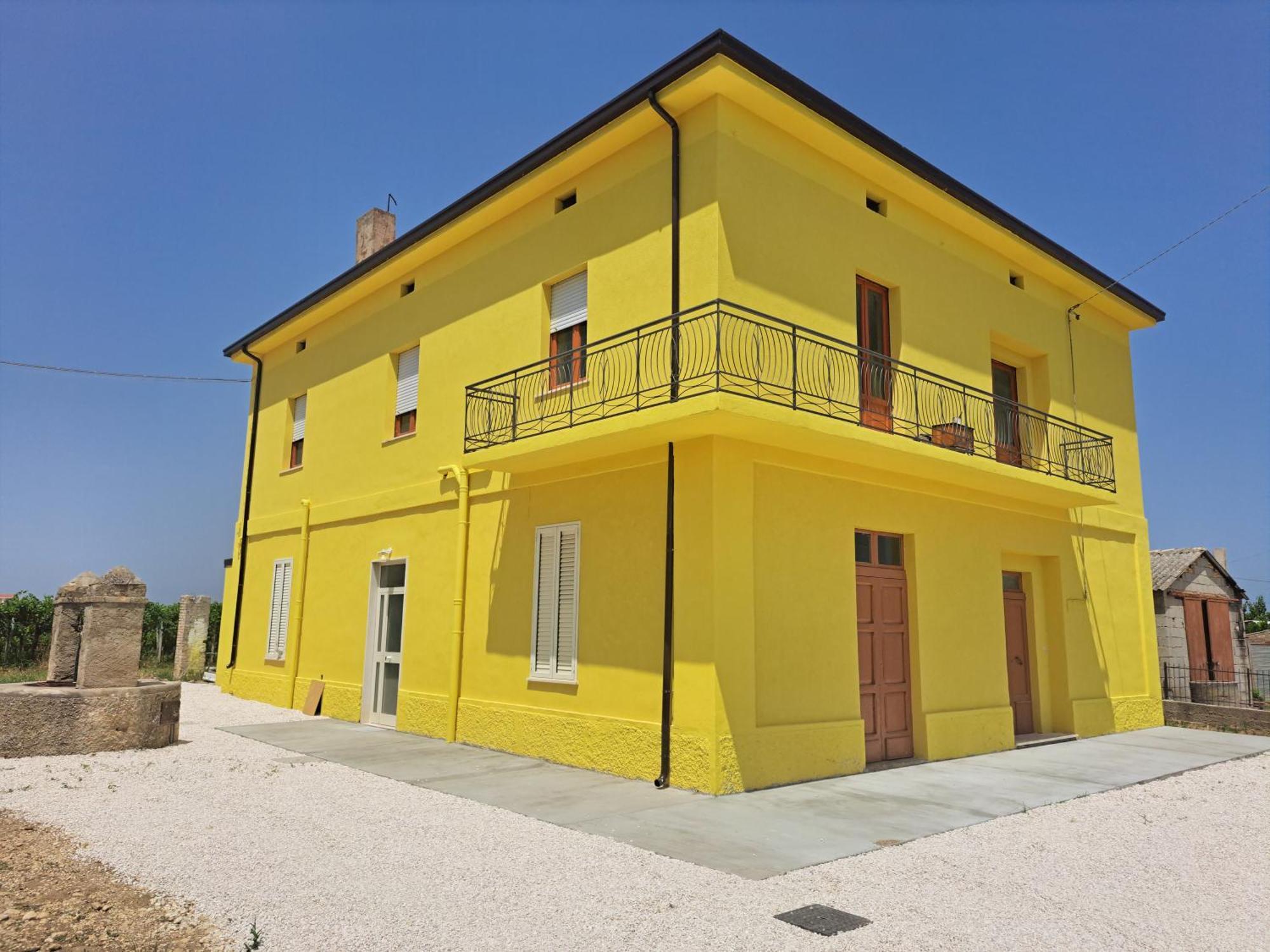 B & B Le Tre Rose Tollo Exterior photo