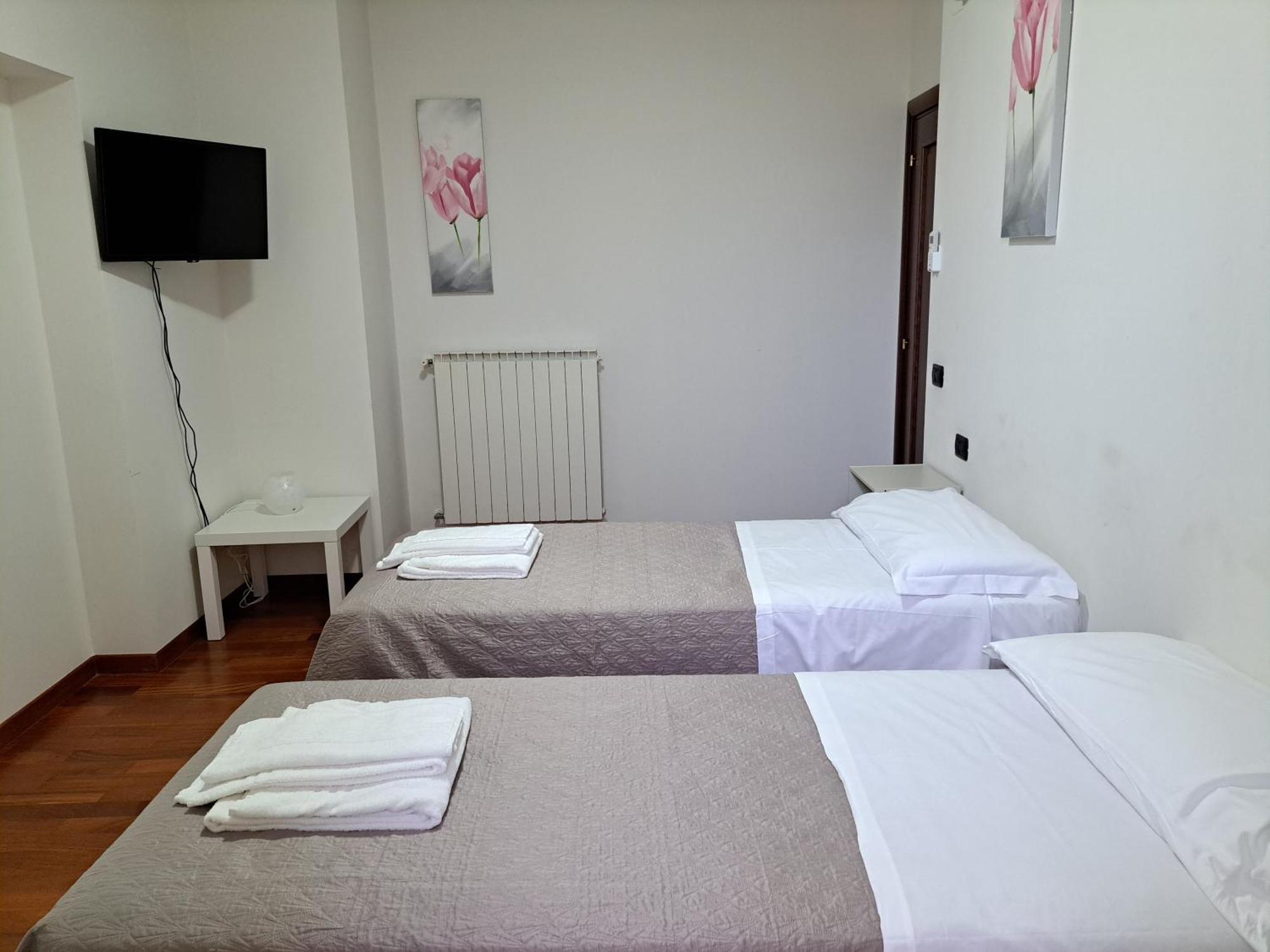 B & B Le Tre Rose Tollo Exterior photo