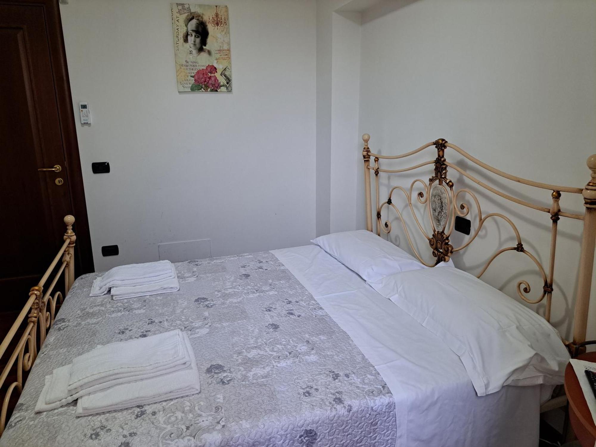 B & B Le Tre Rose Tollo Exterior photo