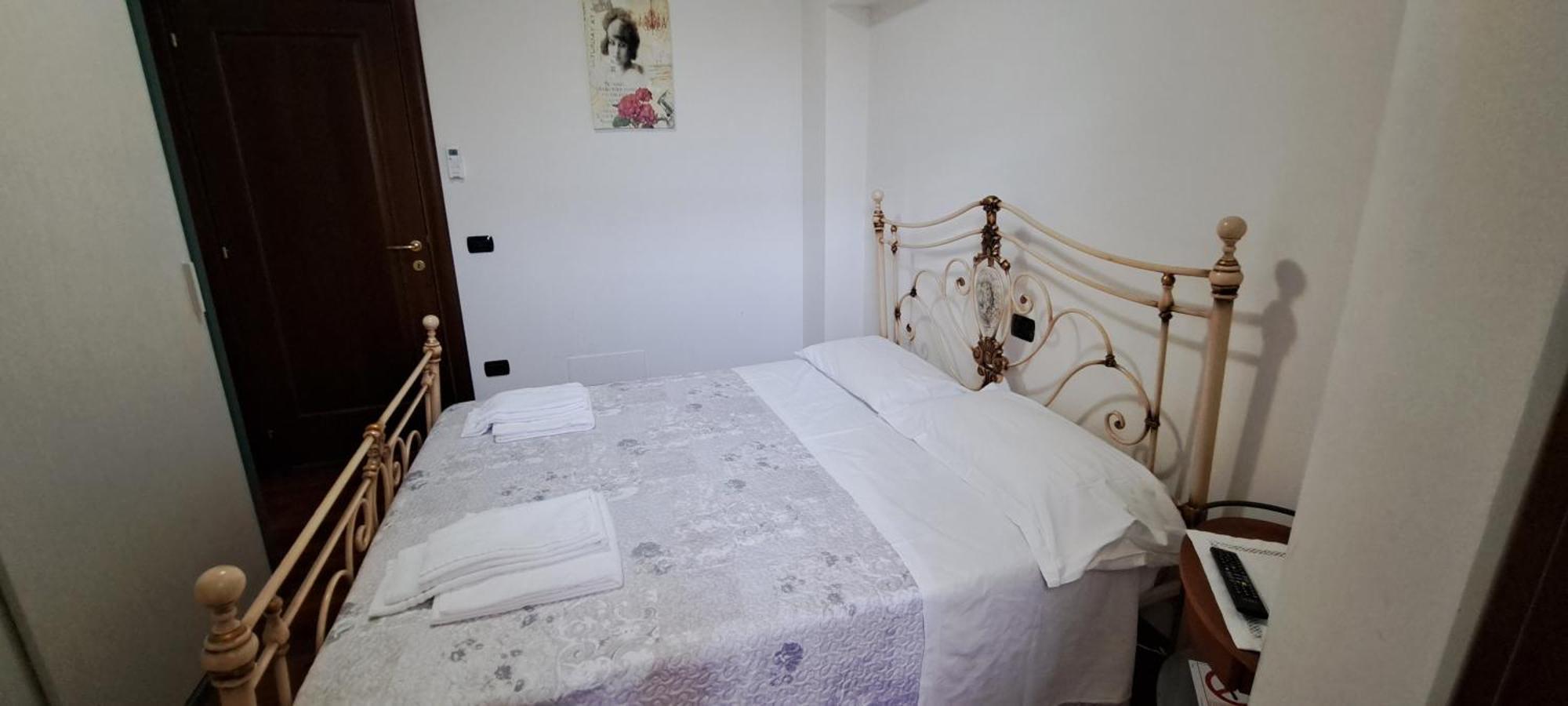 B & B Le Tre Rose Tollo Exterior photo